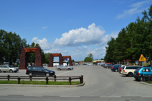 Krasiejw - Parking przed Jurapark