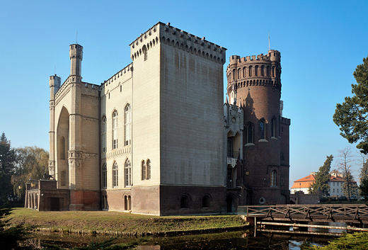 Krnik. Zamek - widok od strony poudniowo-wschodniej.