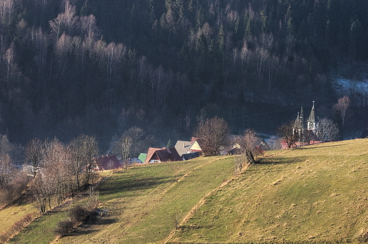 Kościół we wsi Ponice