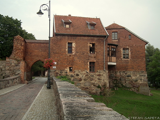 zamek krzyacki 1331r. gotyk,dawna letnia rezydencja Wielkiego Mistrza Zakonu Krzyackiego.