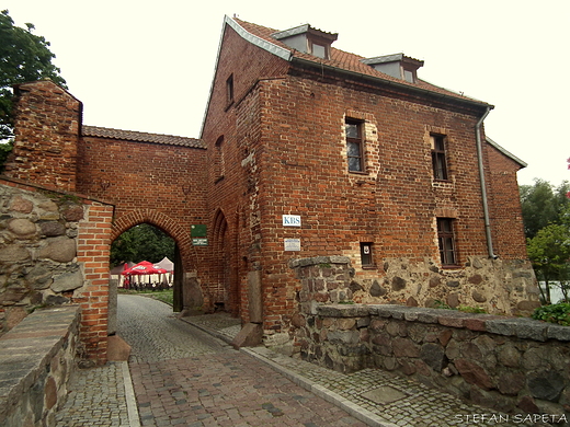 zamek krzyacki 1331r. gotyk,dawna letnia rezydencja Wielkiego Mistrza Zakonu Krzyackiego.