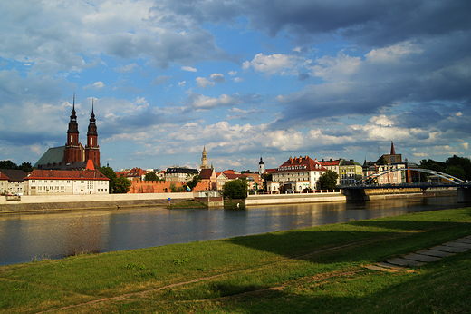 Opole - Widok z dzielnicy Zaodrze na miasto