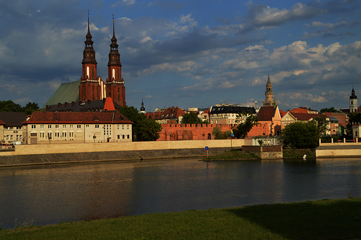 Opole - Widok z dzielnicy Zaodrze na miasto