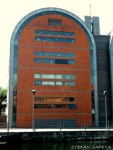 Nowe Spichrze z 1996 r. obecnie siedziba jednego z bankw.