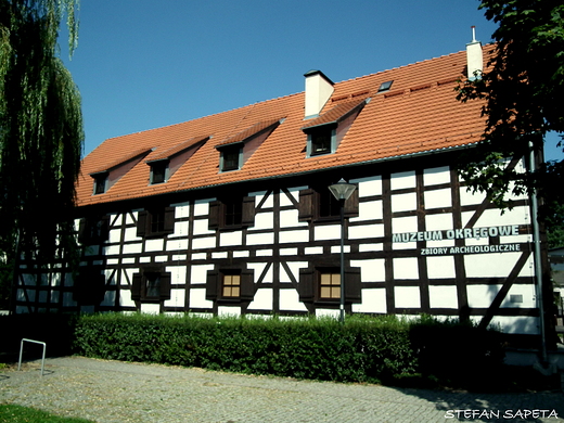 Biay Spichlerz - obecnie muzeum Archeologii w Bydgoszczy.