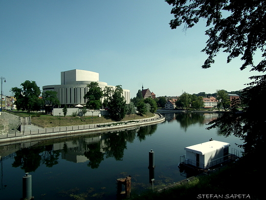 Opera Nova,Biay Spichlerz i Katedra