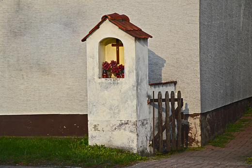 Krapkowice - Kapliczka przydrona