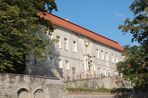 Krapkowice - Odbudowa tarasu i muru zamkowego 10.2012