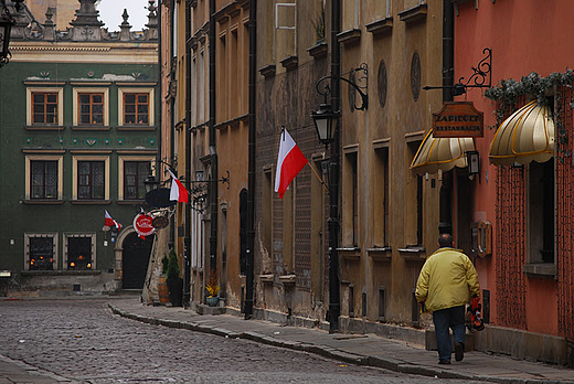 aoba narodowa. Ul. Piwna w niedziel rano. Warszawa, 11 kwietnia 2010 r..