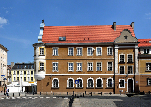 Opole. Gmach przy ulicy zamkowej.