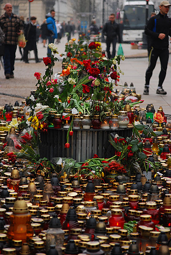 aoba narodowa. Niedzielny poranek. Warszawa, 11 kwietnia 2010 r.