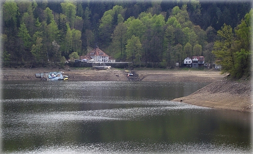 widoki z korony zapory na jeziorze Lubachowskim