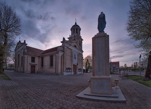 Klasycystyczny koci w. Mikoaja