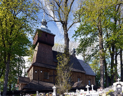 Stara Wie k. Wilamowic. Drewniany koci parafialny pod wezwaniem Podwyszenia Krzya witego z 1522 roku