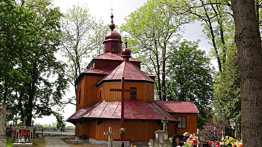 Dawna cerkiew greckokatolicka p.w. Niepokalanego Poczcia NMP wzniesiona w 1781 roku. Od 1971 r. peni funkcj rzymskokatolickiej kaplicy filialnej parafii w Oleszycach.