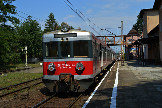 Gogolin - Dworzec Kolejowy i EN 57-1753ra