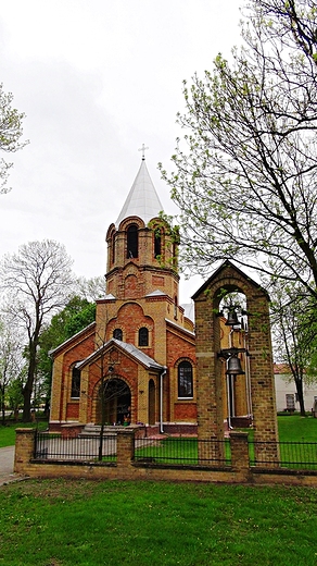 Dawna cerkiew prawosawna z 1909 roku. Od 1973 roku rzymskokatolicki koci parafialny p.w. Matki Boej Krlowej wiata.