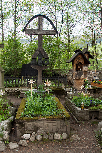 cmentarz na Peksowym Brzysku - nagrobek Karola Stryjeskiego