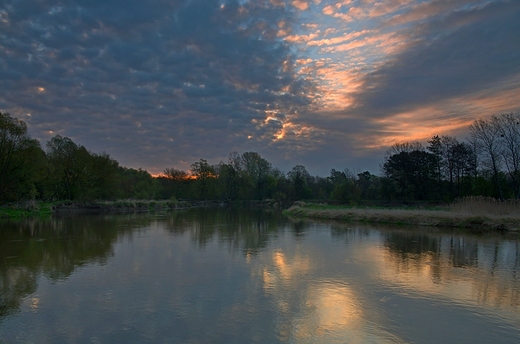 Wschd nad rzek