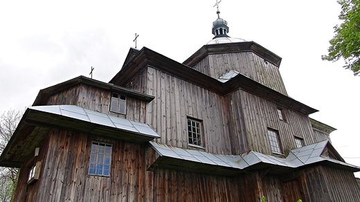 Drewniana cerkiew greckokatolicka p.w. w. Mikoaja wzniesiona w 1859 roku. Okoo roku 1875 zamieniona na prawosawn. Od 2006 roku suy jako rzymskokatolicka kaplica p.w. w. Jana Chrzciciela.