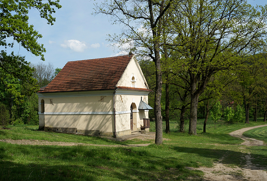 Kalwaria Zebrzydowska. Drki Kalwaryjskie-jedna z kaplic.