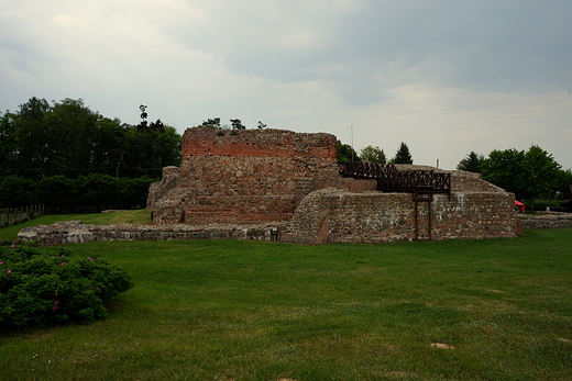 Ruiny zamku budowanego sdziego kaliskiego Mikoaja Nacza w Wenecji rekonstrukcja