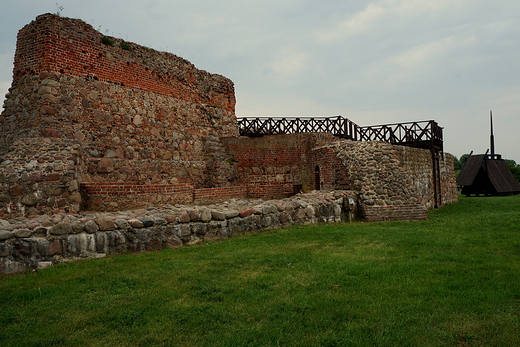 Ruiny zamku budowanego sdziego kaliskiego Mikoaja Nacza w Wenecji rekonstrukcja