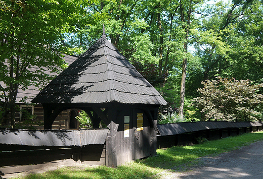 Pszczyna. Skansen: Zagroda wsi pszczyskiej Wiata bramna zXIX w.