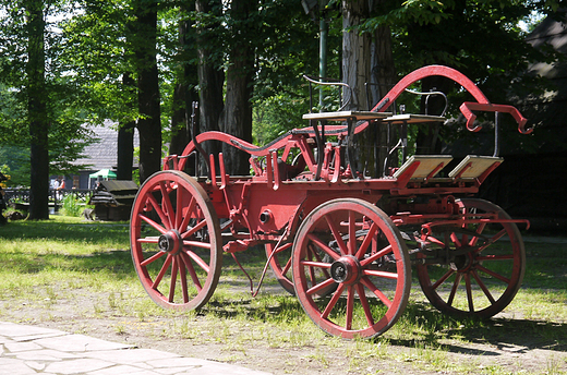 Pszczyna. Skansen: Zagroda wsi pszczyskiej. Konny wz straacki.