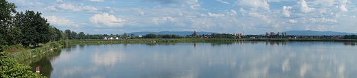 Czechowice-Dziedzice. Panorama znad staww hodowlanych.