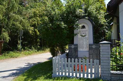Borek - Pomnik polegych mieszkacw w I i II wojnie wiatowej