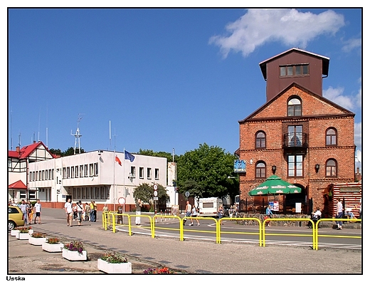 Ustka - stary spichlerz tu przy porcie, obecnie Dyskoteka Viva