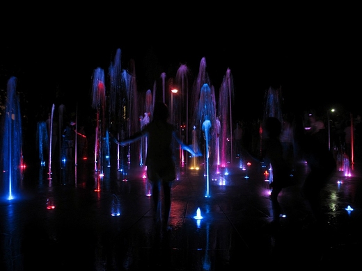 Noc w fontannie
