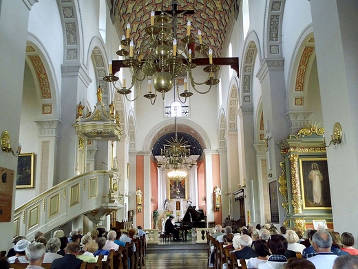 Wnętrze kościoła św. Rocha i św. Jana Chrzciciela