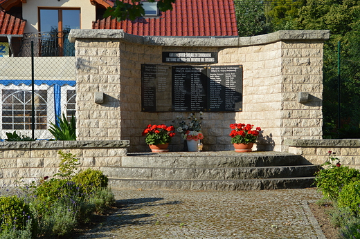 yrowa - pomnik ofiar I i II wojny wiatowej