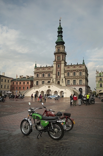 Zamo, Rynek Wielki