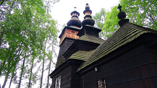 Cerkiew drewniana greckokatolicka św. Jakuba Młodszego Apostoła istniała od roku 1600.  Po Akcji Wisła przejęta przez kościół rzymskokatolicki.  W 2013 roku wpisana na listę Światowego Dziedzictwa UNESCO.