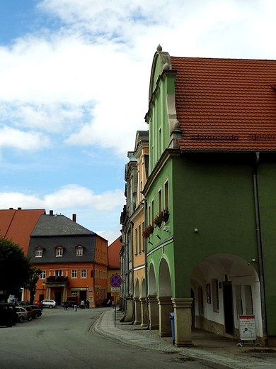 Spojrzenie na rynek dawnego miasteczka