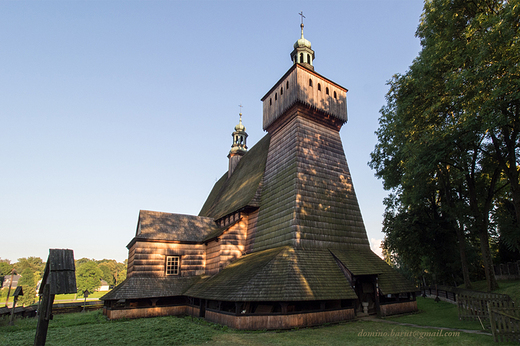 gotycki drewniany kościół p.w.  Wniebowzięcia NMP i św. Michała Archanioła z XIV w.