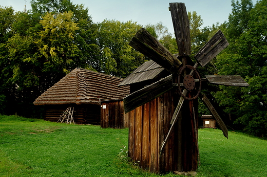 Skansen Wsi Pogrzaskiej w Szymbarku