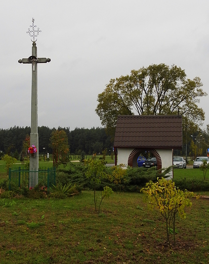 kapliczka nad zalewem