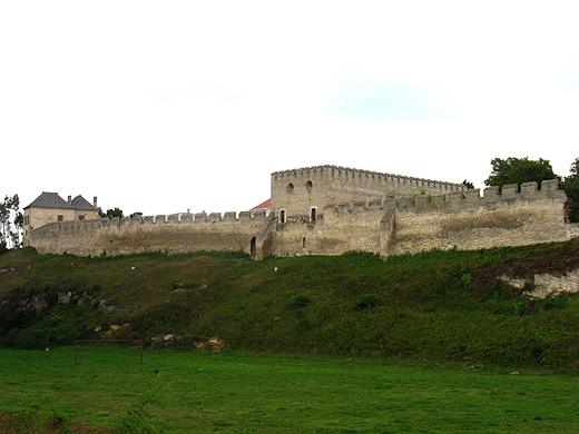 Mury obronne w Szydowie