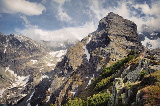 Kocielec podziwiany z przeczy Karb. Tatry Wysokie