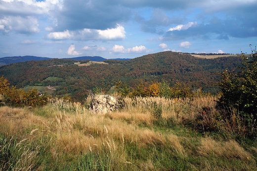 Widok na Beskid lski spod Starego Gronia.