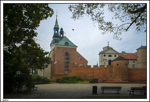 Kalisz - fragment murw obronnych z baszt Dorotk w roli gwnej ...