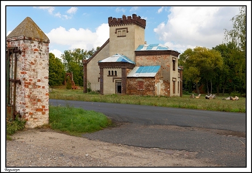 Boguszyn - neobarokowy dwr w formie zameczku z poowy XIXw.