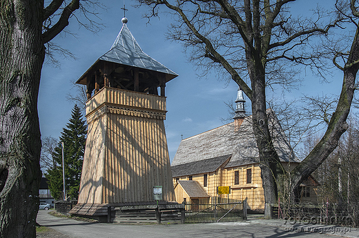 zabytkowy drewniany kościół w Domaradzu