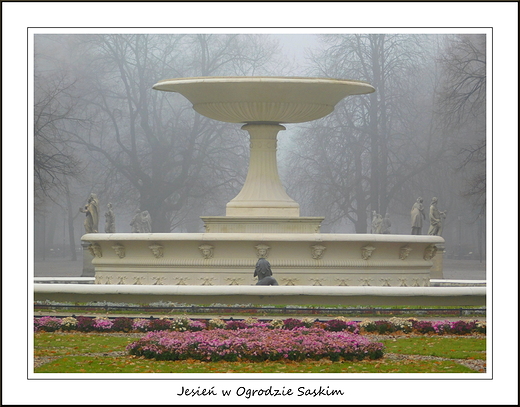 Warszawa. Jesienny Ogrd Saski. Fontanna z 1853 r.