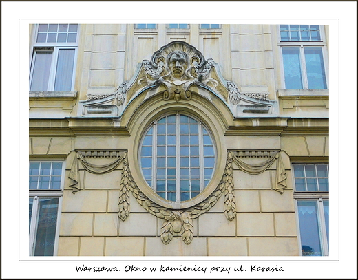 Warszawa. Okno w kamienicy przy ul. Karasia