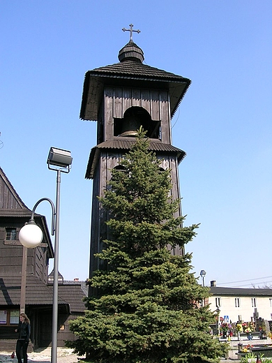 Mikolw-Paniowy.Dzwonnica przy kociele drewnianym z 1757r